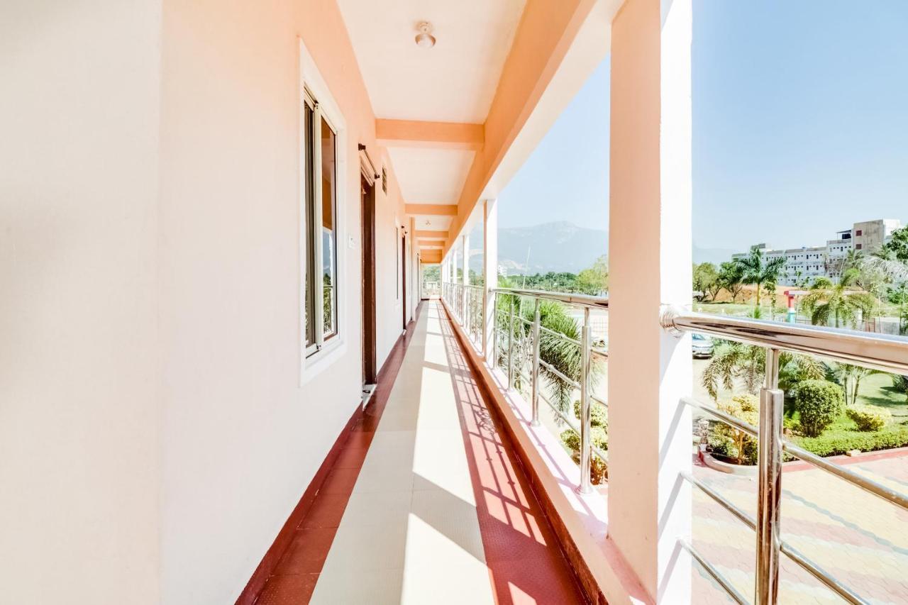 Hotel Oyo 68320 Bgr Residency Tirupati Exteriér fotografie