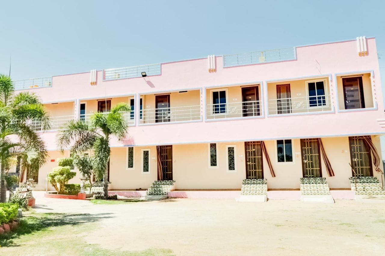 Hotel Oyo 68320 Bgr Residency Tirupati Exteriér fotografie